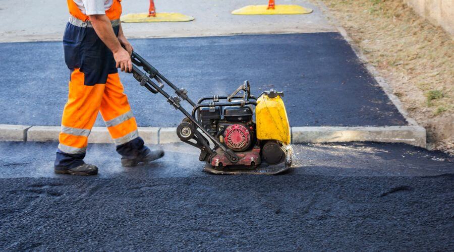 Professional gutter cleaning in Roggen, CO